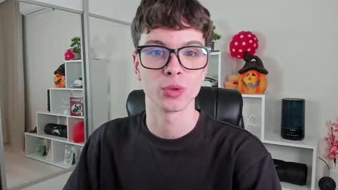 Hey I am Calvin  online show from 11, 3, 2025