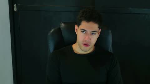 camara110 online show from 8, 2, 2025