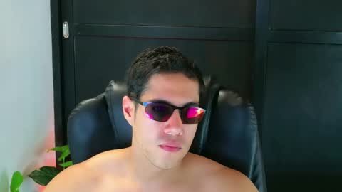 camara110 online show from 17, 2, 2025