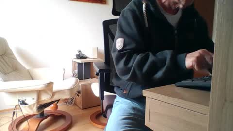 Snapshot of camcologne chatting on 25, 3, 2026 camcologne online show from 25, 3, 2026