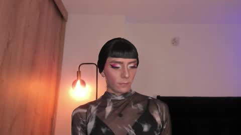 Snapshot of cameron_lyra chatting on 15, 12, 2025 Cameron online show from 15, 12, 2025