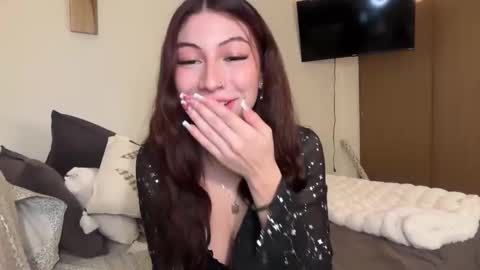 Snapshot of cami_calderon chatting on 17, 11, 2025 Camila online show from 17, 11, 2025