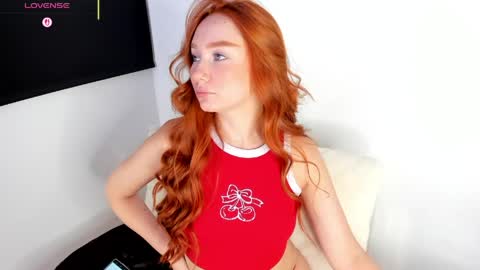 Snapshot of cami_lovers1 chatting on 17, 5, 2026 camii online show from 17, 5, 2026