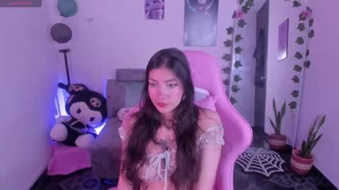 Snapshot of cami_mila99 chatting on 13, 10, 2025 CAMI  online show from 13, 10, 2025