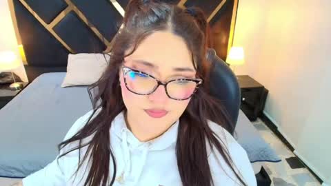Camila Osorio online show from 30, 4, 2026