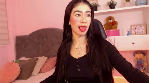 Snapshot of camiilaatorres chatting on 5, 3, 2026 camila online show from 5, 3, 2026