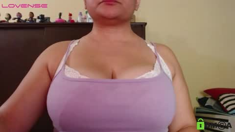 Snapshot of camiilahotxxx chatting on 12, 12, 2024 Camila online show from 12, 12, 2024