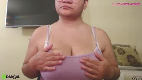 Snapshot of camiilahotxxx chatting on 23, 10, 2025 Camila online show from 23, 10, 2025