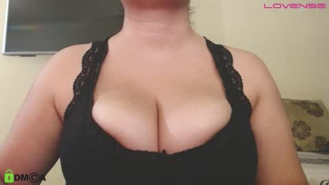 Snapshot of camiilahotxxx chatting on 4, 11, 2025 Camila online show from 4, 11, 2025