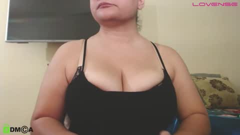 Snapshot of camiilahotxxx chatting on 9, 11, 2025 Camila online show from 9, 11, 2025