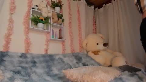 Camii Lopez online show from 4, 2, 2026