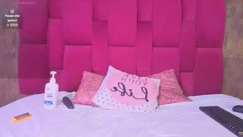 camila__bouzas online show from 7, 3, 2026