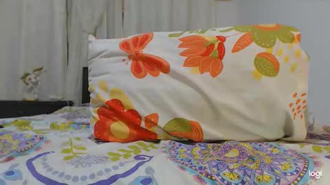 Instagram camila blande1 online show from 31, 10, 2025