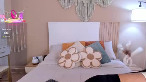 camila_bustamante_ online show from 19, 3, 2026