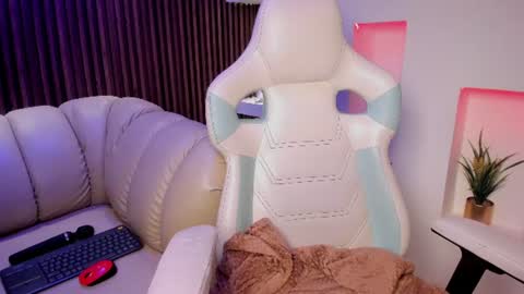 camila_martinez9 online show from 24, 7, 2026