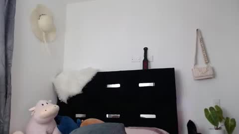 Snapshot of camila_torresss chatting on 7, 10, 2025 camila_torresss online show from 7, 10, 2025