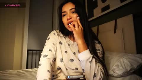 Camila online show from 21, 1, 2025