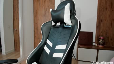 Camila online show from 18, 10, 2025