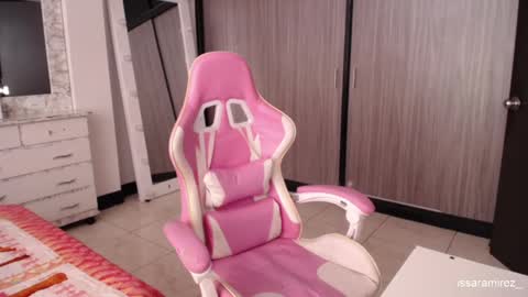 Snapshot of camilaryan chatting on 21, 11, 2025 X IGcamiryan01 online show from 21, 11, 2025