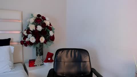 Camila online show from 2, 1, 2025