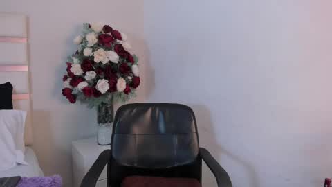 Camila online show from 1, 2, 2025