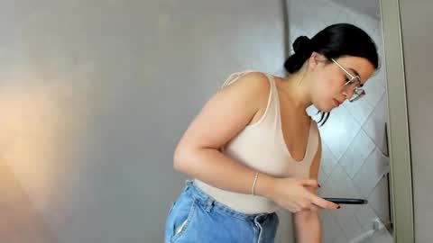 Camila online show from 9, 9, 2025