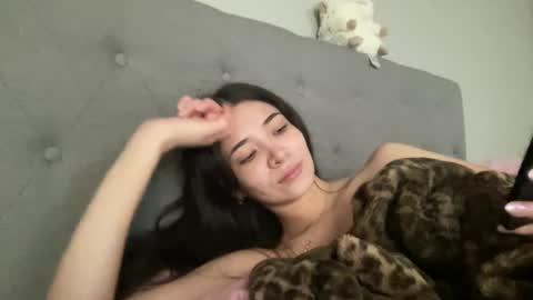 Snapshot of camilaxcruz chatting on 18, 9, 2025 Camila Cruz online show from 18, 9, 2025