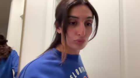 camiliakxoxo online show from 7, 3, 2025