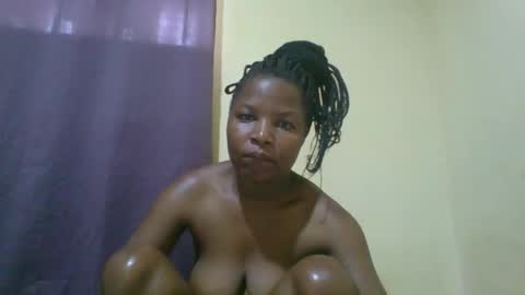 Snapshot of camillah_sweet chatting on 4, 12, 2025 camillah_sweet online show from 4, 12, 2025