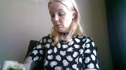 Camille Deville online show from 24, 2, 2025