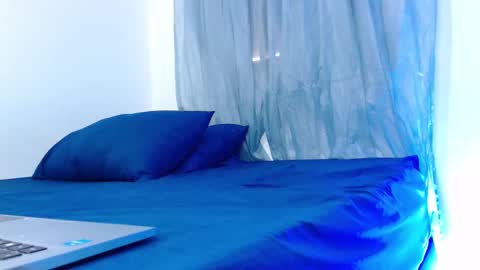 camilo_contre21 online show from 11, 3, 2025