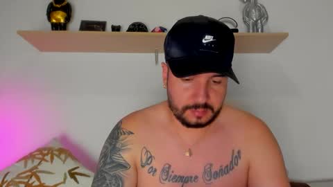 camilo_restrepo21 online show from 19, 9, 2025