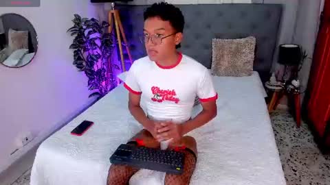 Snapshot of camilo_santoss chatting on 3, 7, 2026 camilo_santoss online show from 3, 7, 2026