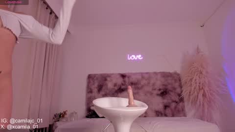 Laura Camila online show from 5, 1, 2025