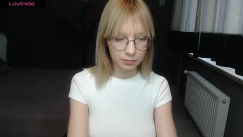 Snapshot of candicahoney chatting on 14, 3, 2026 candicahoney online show from 14, 3, 2026