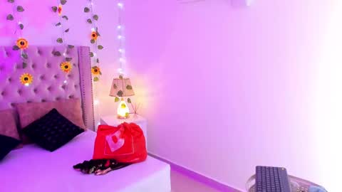 Candie  online show from 9, 9, 2025