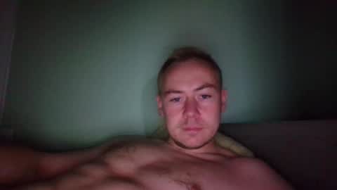Snapshot of candy_boy_xoxo chatting on 25, 5, 2026 candy_boy_xoxo online show from 25, 5, 2026