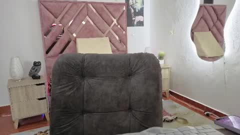 Im ChloeJoin The Fan Club online show from 14, 7, 2026