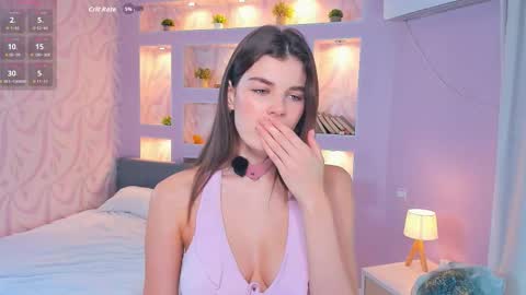 Snapshot of candy_flo chatting on 5, 12, 2025 Flora online show from 5, 12, 2025