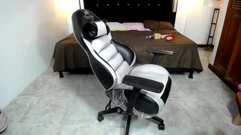 candy online show from 28, 1, 2025