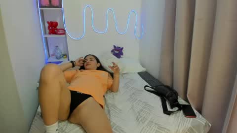 candy_kitty7343 online show from 6, 5, 2026