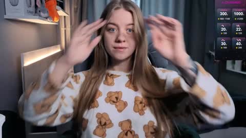 Snapshot of candy_meggie chatting on 5, 2, 2025 Megan online show from 5, 2, 2025