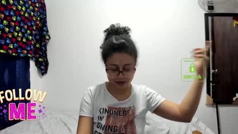 Snapshot of candy_val chatting on 4, 6, 2026 candy_val online show from 4, 6, 2026