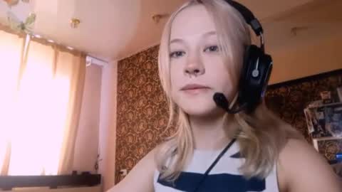 Mia online show from 9, 4, 2026