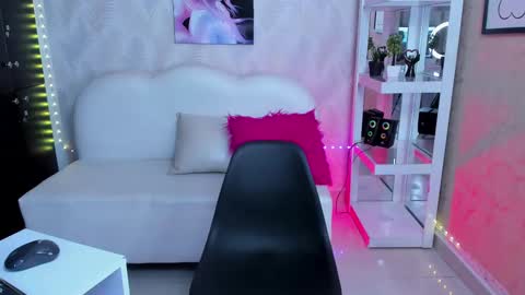 Candy online show from 11, 3, 2025