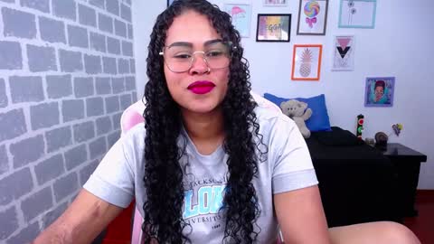 Snapshot of candyhot_sex chatting on 2, 12, 2024 Karen online show from 2, 12, 2024