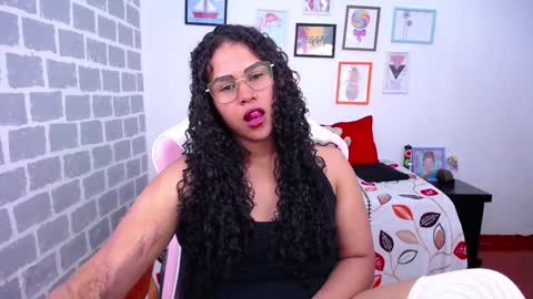 Snapshot of candyhot_sex chatting on 21, 12, 2024 Karen online show from 21, 12, 2024