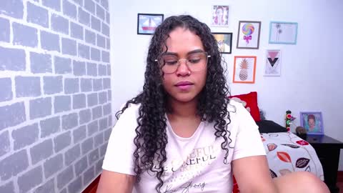 Snapshot of candyhot_sex chatting on 6, 1, 2025 Karen online show from 6, 1, 2025