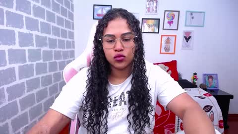 Snapshot of candyhot_sex chatting on 8, 1, 2025 Karen online show from 8, 1, 2025