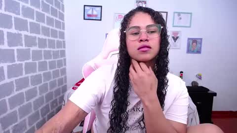 Snapshot of candyhot_sex chatting on 25, 2, 2025 Karen online show from 25, 2, 2025